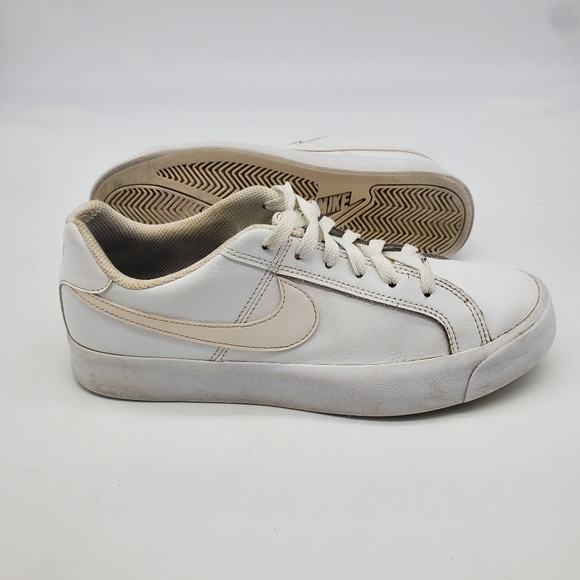 Nike Shoes Women 8 Court Royale Sneakers White A02810-102 Low Top Leather 2019 - Picture 11 of 12